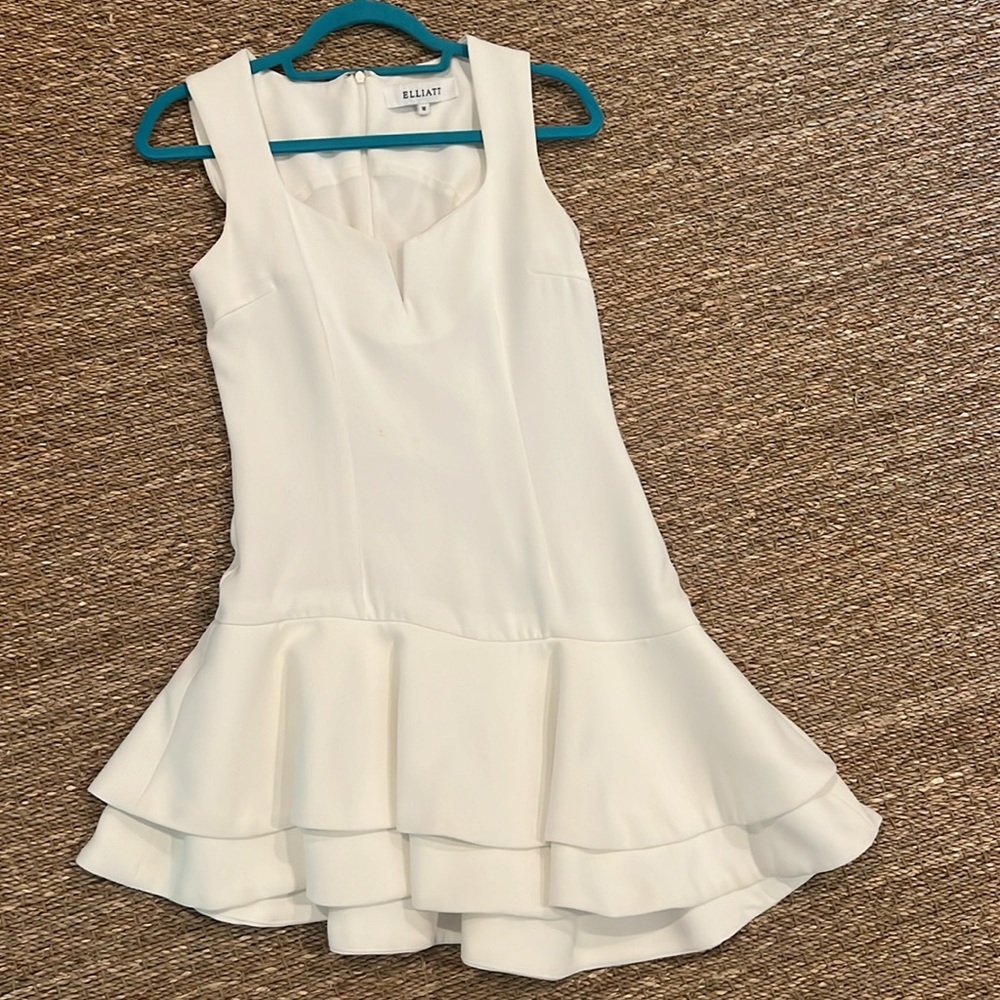 Elliatt white sleeveless cocktail dress